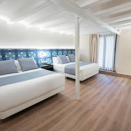 Hotel Hesperia Barri Gotic 3*