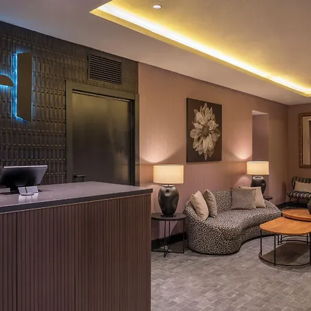 Hotel Hesperia Barri Gotic 3*