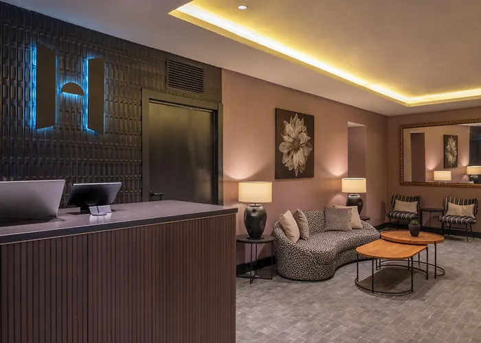 Hotel Hesperia Barri Gotic 3*